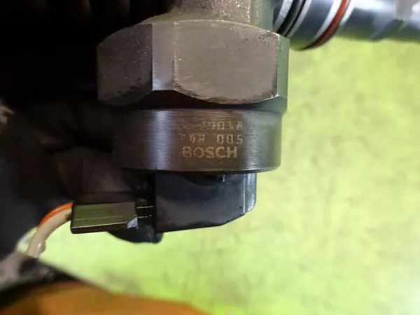 Injector Seat OEM 038130073R - Usado image 7