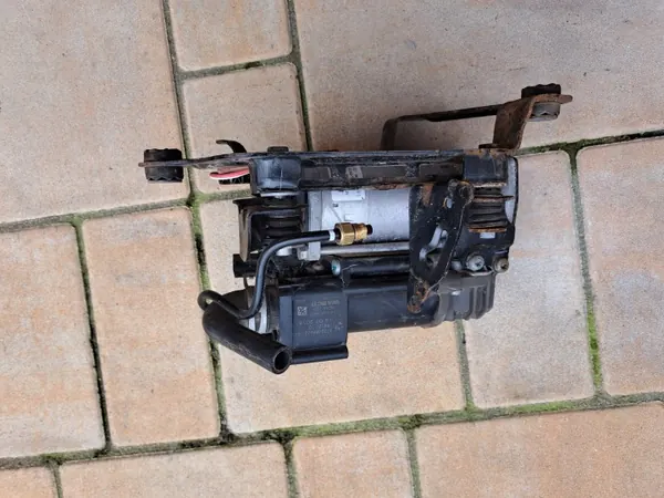 Wabco luftfjädringskompressor OEM 37206886721 image 4