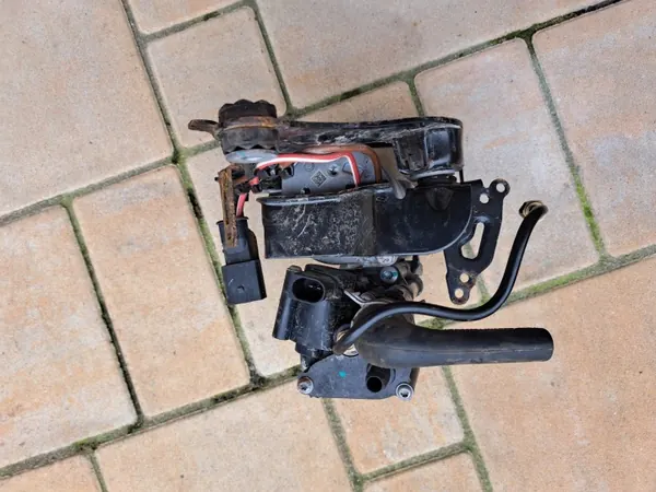 Wabco luftfjädringskompressor OEM 37206886721 image 6