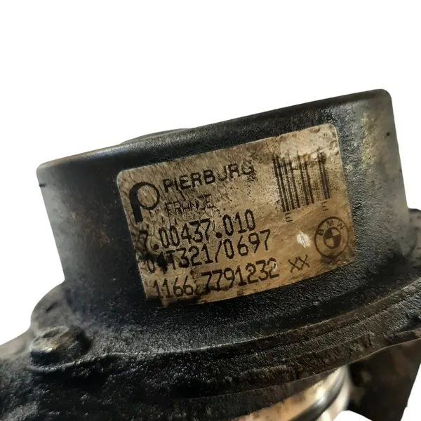 Bomba de vácuo BMW 5 (E60) 3.0L Diesel 2008 OEM 7791232 image 5
