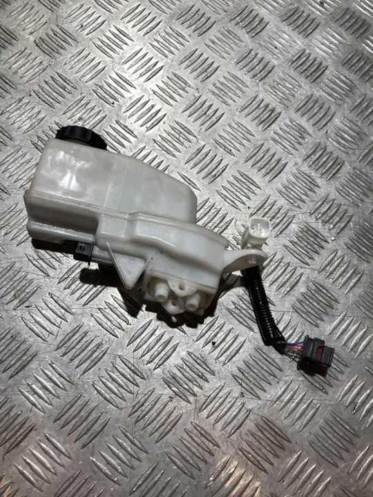 Remvloeistofreservoir OEM PK20365 voor Toyota Yaris image 2