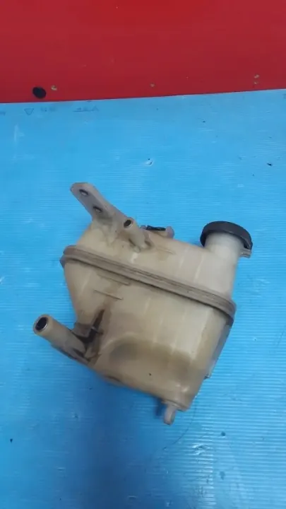 Behälter OEM 77010-0D020-B Toyota Yaris II 1.4 D4D image 2
