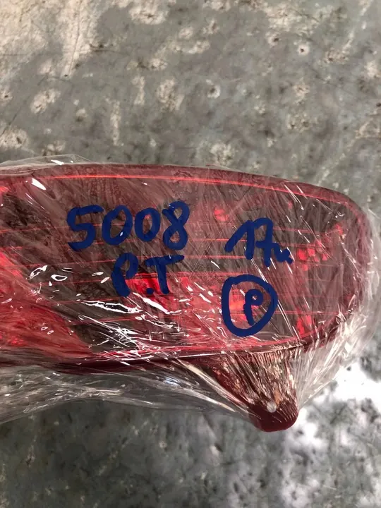 Rear Right Bumper Light Peugeot 5008 II 9811981980 image 8