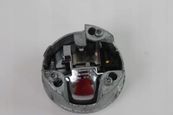 Poignée de coffre BMW Z4 E89 OEM 360213591 - Occasion image 3