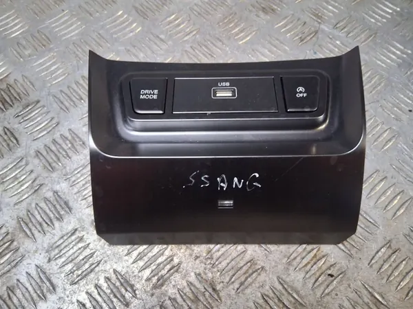 OEM 8970037000 Port USB SsangYong Tivoli 2019- image 2