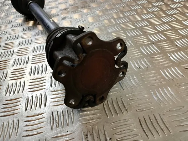 Vänster drivaxel Audi A6 C6 image 4