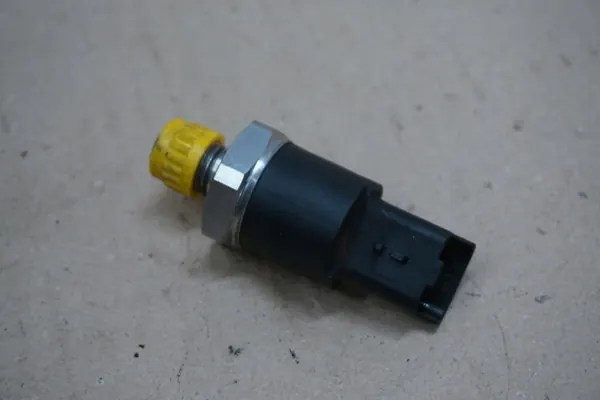 OEM Polttoainepainetunnistin Suzuki Grand Vitara I 2.0 HDI image 2