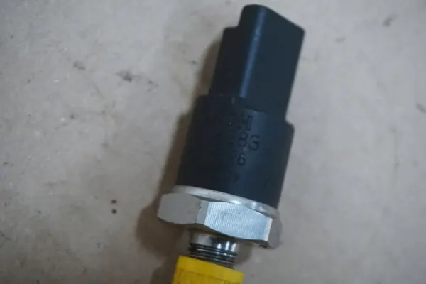 OEM Polttoainepainetunnistin Suzuki Grand Vitara I 2.0 HDI image 4