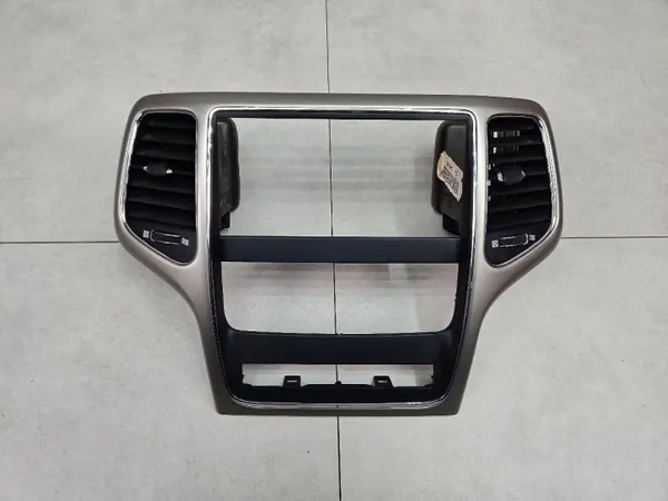 Jeep WK2 radioframe & ventilationsgallret - OEM wk2 ramka image 2