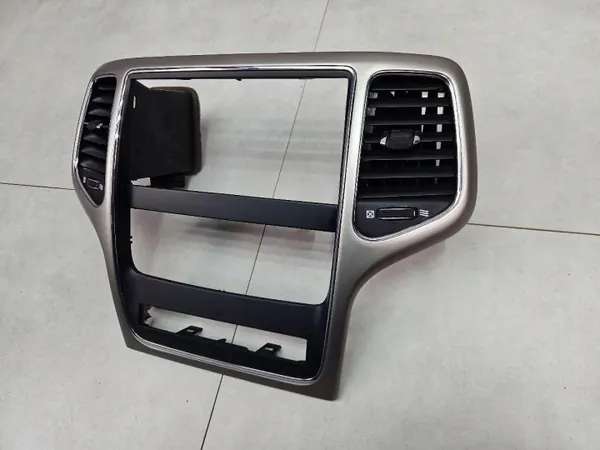 Jeep WK2 radioframe & ventilationsgallret - OEM wk2 ramka image 3