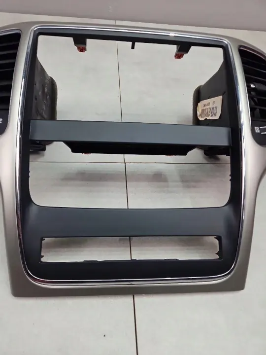Jeep WK2 radioframe & ventilationsgallret - OEM wk2 ramka image 6