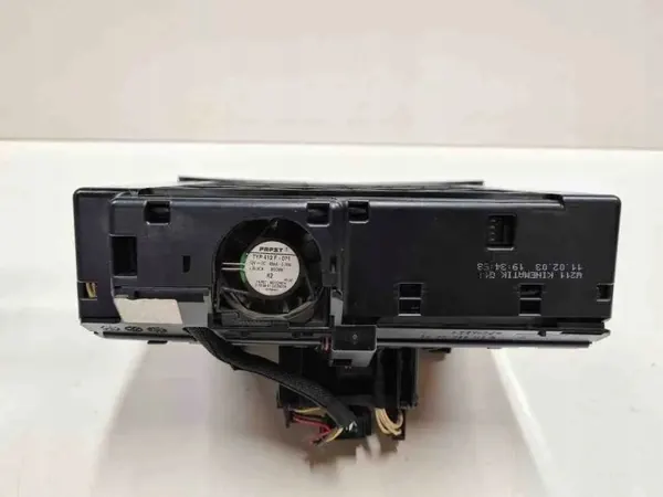 Commutateur de panneau de contrôle Mercedes-Benz OE 2116800572 image 3
