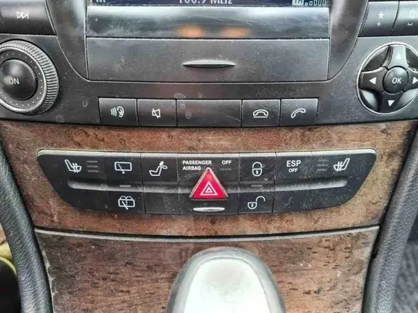 Commutateur de panneau de contrôle Mercedes-Benz OE 2116800572 image 5