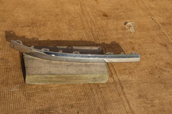 VW Touareg II Etupuskuri Trim Vasen Kromi 2014-18 OEM image 3