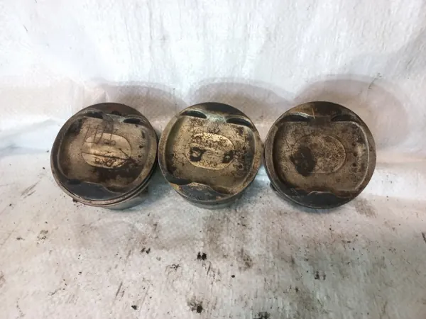 Gebrauchter Nissan Kolben & Pleuel MR20DE 2.0L image 2