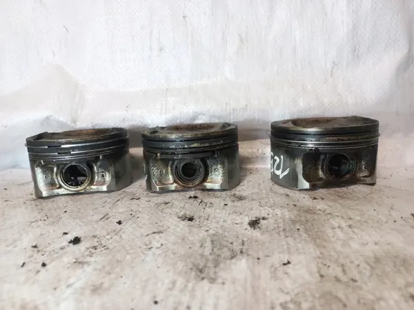 Gebrauchter Nissan Kolben & Pleuel MR20DE 2.0L image 3
