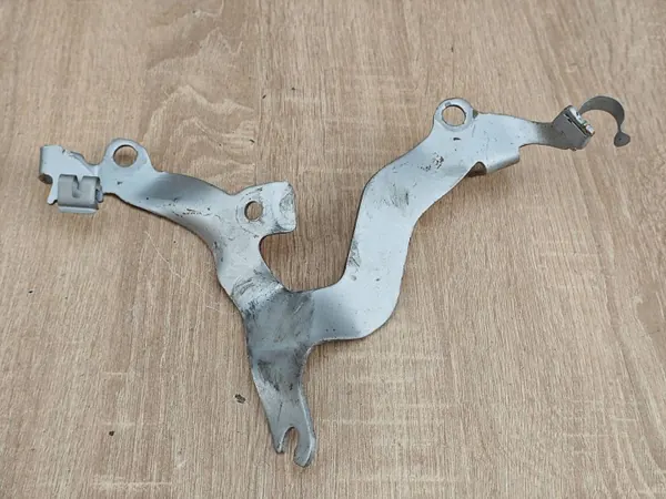 Katalysatorfäste OEM 8638232 image 4