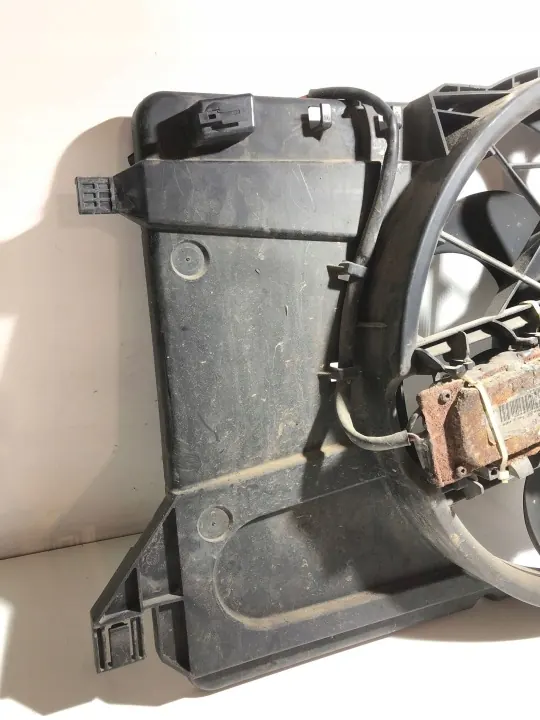 Kylarfläkt Volvo V50 2.0 Diesel OEM 0130303939 image 4