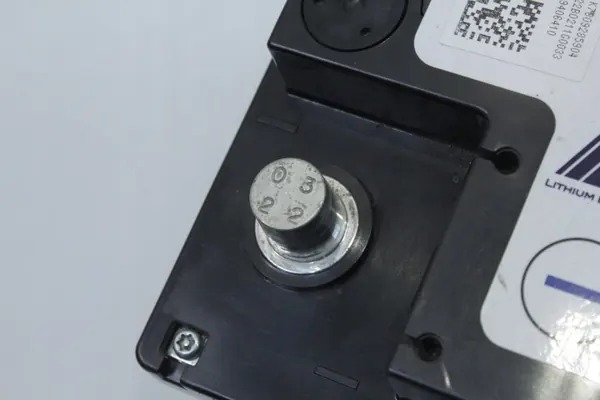 Li-Ion batteri OEM 8092859 70Ah 770A för BMW M3/M4 image 3