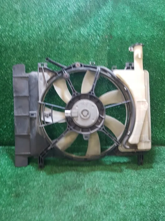 Ventilateur de radiateur TOYOTA pour Yaris 2 1.5B - Occasion image 2
