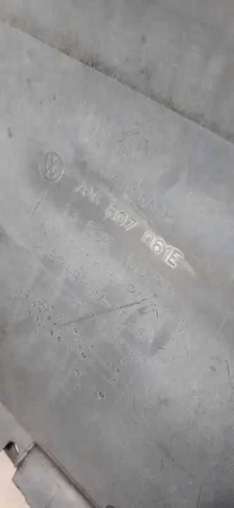 VW Touareg Etupuskuri 2010-2014 7P6807061E image 4