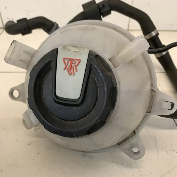 Reservatório de refrigerante AUDI Q5 II FY 80A 2017 image 2