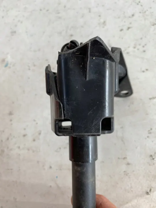 Land Rover OE J8A2-13K131AC Linker sproeikop image 5