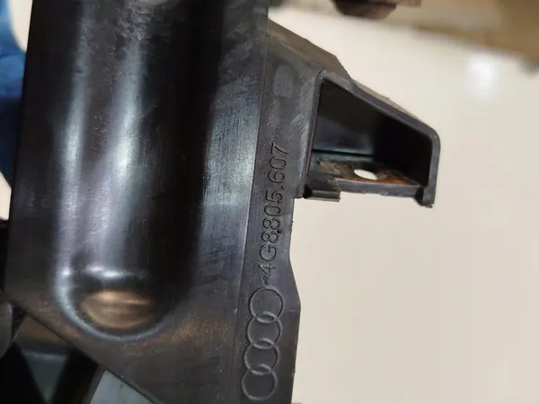 Linker Scheinwerferhalter Audi A7 C7 3.0 TDI image 2