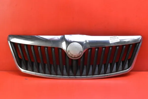 Musta Kromi Grilli OEM 1Z0853651C Skoda Octavia II image 2