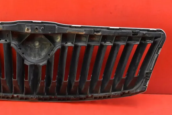 Musta Kromi Grilli OEM 1Z0853651C Skoda Octavia II image 10