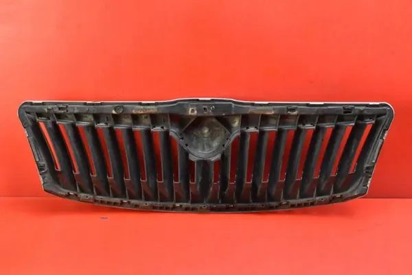 Musta Kromi Grilli OEM 1Z0853651C Skoda Octavia II image 8