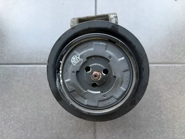 Compresor de aire acondicionado Mercedes-Benz A0012305511 image 3