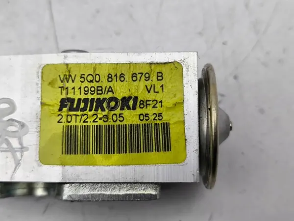 Soupape d'expansion A/C OEM 5WC816103 pour Audi Q2 image 3