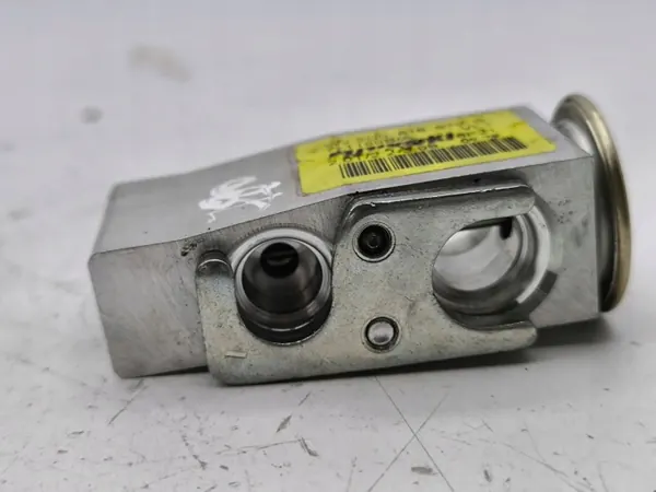 Soupape d'expansion A/C OEM 5WC816103 pour Audi Q2 image 4