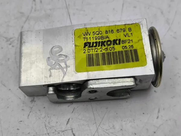 Soupape d'expansion A/C OEM 5WC816103 pour Audi Q2 image 6