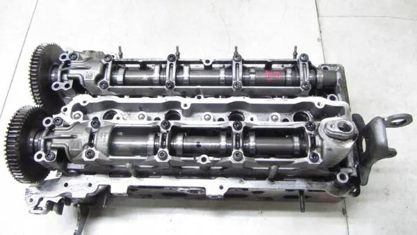 Mercedes Cylinderhuvud OEM 139/027 för W213 2.0 image 4