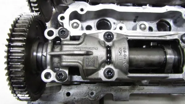 Mercedes Cylinderhuvud OEM 139/027 för W213 2.0 image 5