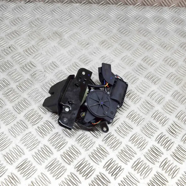 Bagagelås TESLA MODEL Y 1500604-00-B image 2