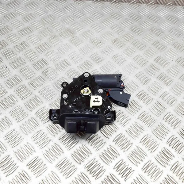 Bagagelås TESLA MODEL Y 1500604-00-B image 4