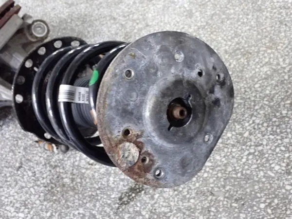 Rechter Achsschenkel OEM BJ32-18045-AD Range Rover image 3