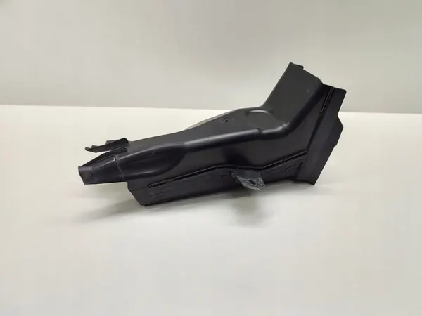 BMW 5 G30 G31 2020 Remluchtkanaal 7383852 image 2