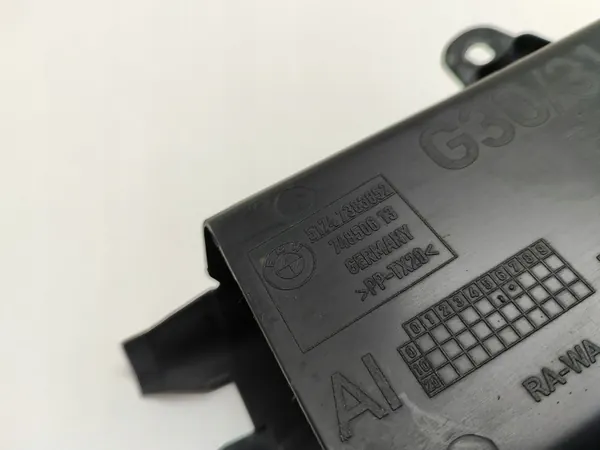 BMW 5 G30 G31 2020 Remluchtkanaal 7383852 image 9