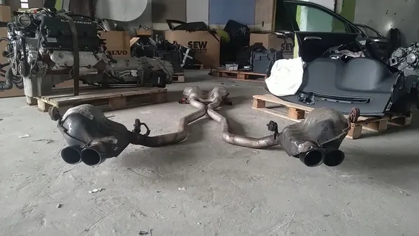 JEEP GRAND CHEROKEE WK2 SRT TRACKHAWK Tuyau d'échappement OEM FG6754 image 1