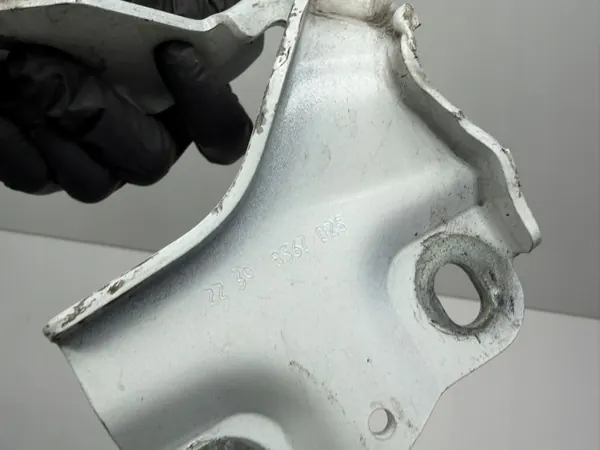 Dobradiça capô esquerda dianteira Audi A3 8Y OEM 8Y0823302B image 4