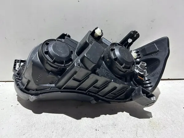 Faros derecho Chevrolet Aveo T300 image 4