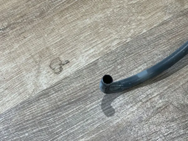 Tube de Ventilation Filtre à Charbon Porsche Macan OEM 95B201997 image 3