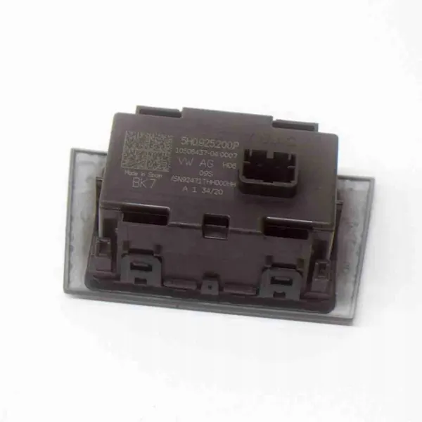 VW GOLF VIII Schalter 1.5L 2020 OEM 10506437 image 3