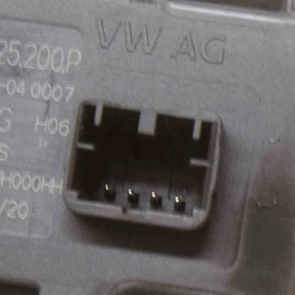 VW GOLF VIII Schalter 1.5L 2020 OEM 10506437 image 4