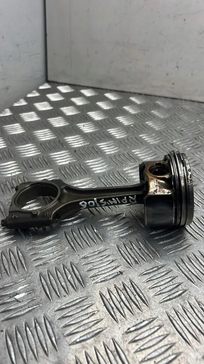 Kolv Audi A6 2017 06K107065K image 2