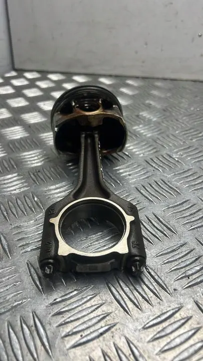 Kolv Audi A6 2017 06K107065K image 3